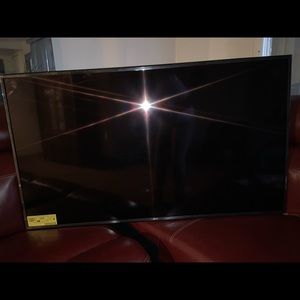 55 INCH UHD TV